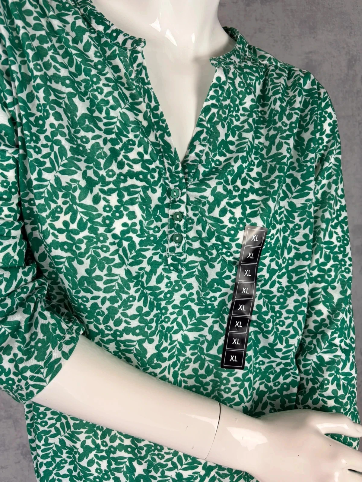 🌸 Green and white patterned blouse Size 42/44 🌸 – photo 2